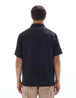 100% katoenen regular fit gekreukt shirt - zwart
