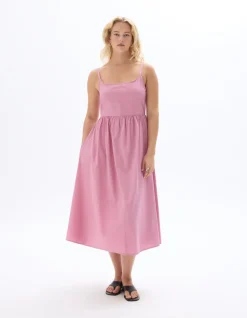 Lange vloeiende jurk met bandjes - roze