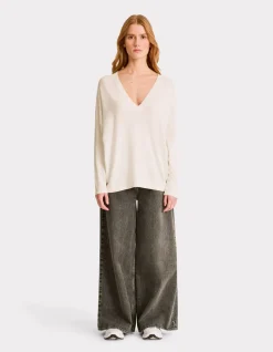 Losse trui met V-hals van Ecovero viscose - ecru