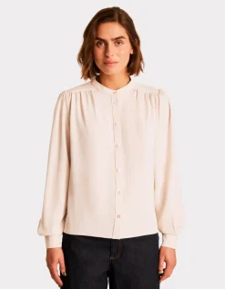 Satijnen blouse met knoopjes - beige