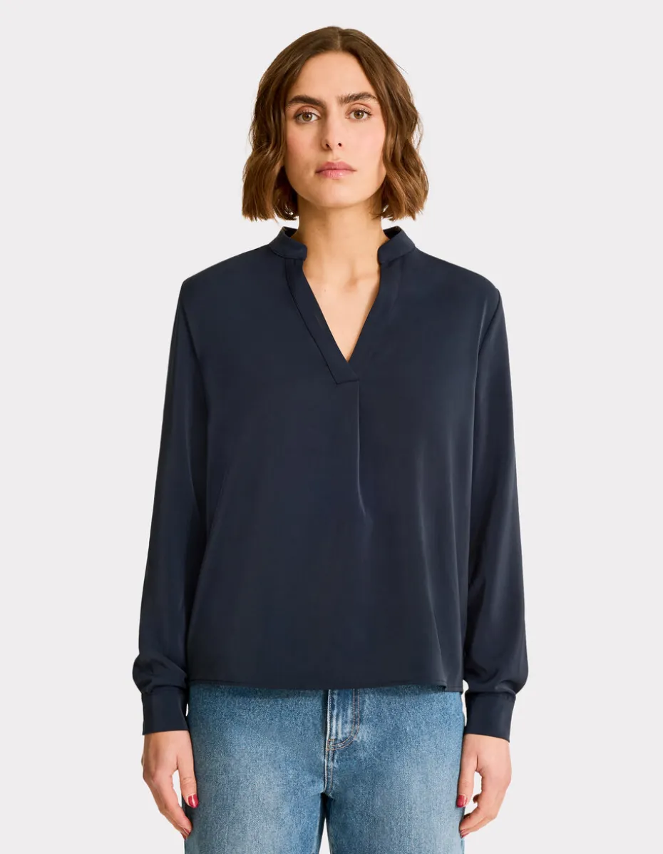 Satijnen blouse met Tunesische halslijn - marineblauw