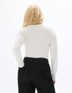 Soepelvallende trui met ronde hals van ECOVERO™ viscose - ecru