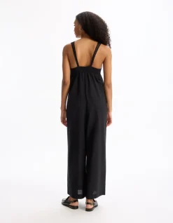 Vloeiende gehaakte jumpsuit aan de bovenkant - zwart